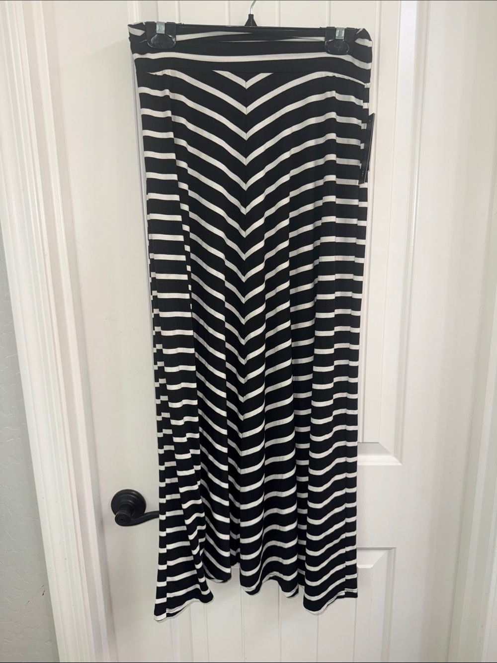 New AB Studio Black and White Striped Maxi Skirt - chevron maxi skirt sz L